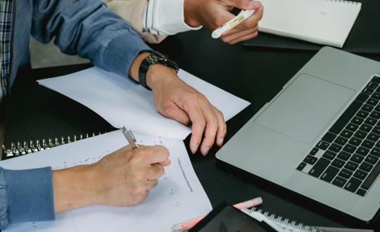 حسابات مستخدمين مخصصة